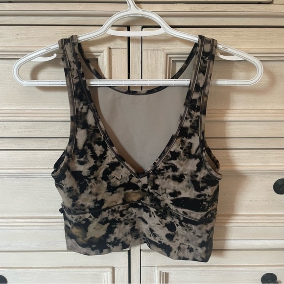 Lululemon Power Pivot tank - Picture 2 of 4